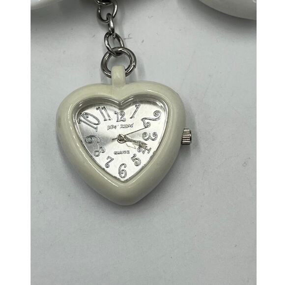 Betsey johnson puffy heart - Gem Betsey Johnson Vintage Puffy 3D
White Acrylic Heart‎ Chain
Bracelet Watch BJ7016
